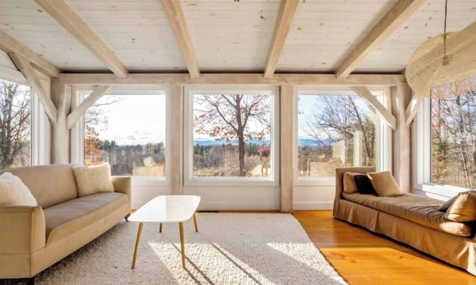 Hollowville Maison | NEW Quiet, private farmhouse, stunning mntn views!