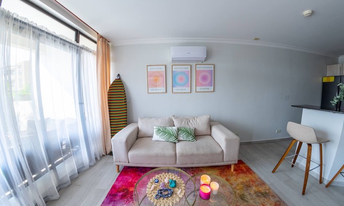 Santa Ana Copropriété | NEW! Refurbished smart condo, chic & unique. Private Patio