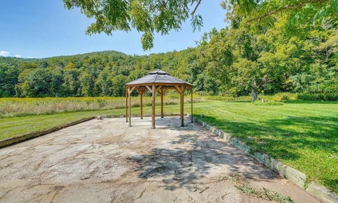 Canaan Autre | NEW RENO Historic Creamery in Berkshires w/hot tub
