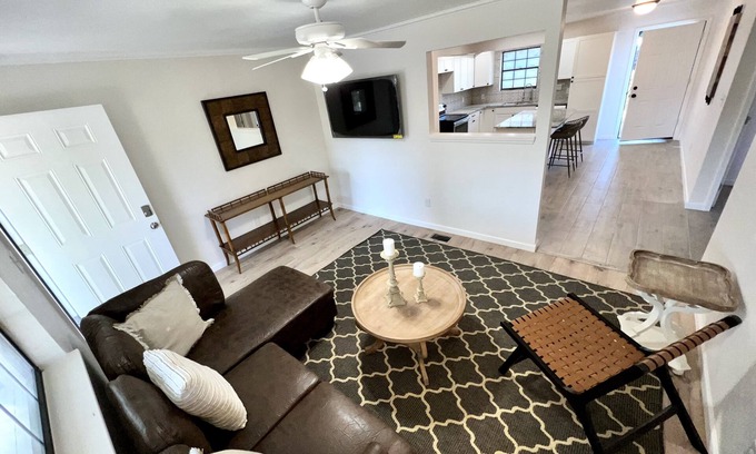 Tallahassee Appartement | New Renovated Downtown GEM Min from FSU & Capital