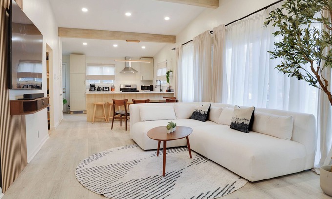 Ambler Maison | New Renovation 3 minutes to Ambler downtown & train station to Philladelphia