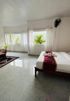 Vayittiri Maison | New River View