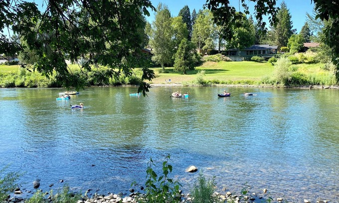 Grants Pass Maison | New Riverfront Retreat Home on 1 Acre - WiFi, A/C, Covered Deck and Spa