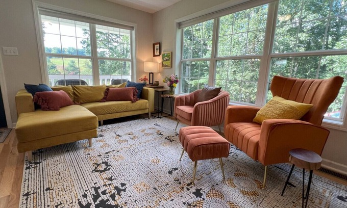 Court House Maison | New! Salamander Hill Cottage by Buffalo Mtn Getaway