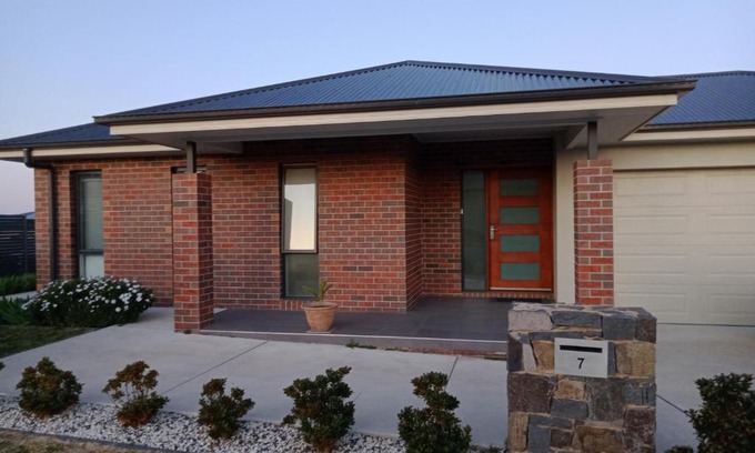 Googong Appartement | New self-contained one bedroom within a house