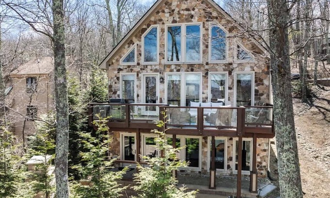 Treeloft Maison | New! Ski-in/Ski-out | Hot Tub | Fire Pit | Spa