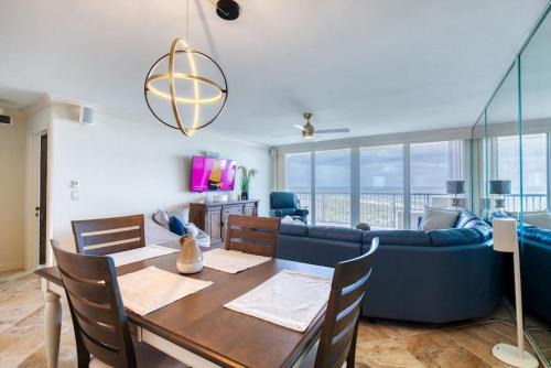 New Smyrna Beach Maison | New Smyrna Beachfront Modern Condo