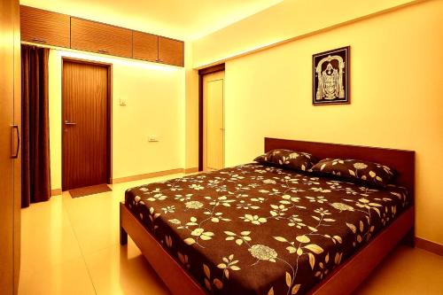 Tirupati Appartement | New Spacious 2BHK apartments in Tirupati Near Railway Station with fully equipped kitchen, AC bedrooms, Washing Machine, 24 hours water, caretaker service, and ample space for car parking & ideal for families and pilgrims
