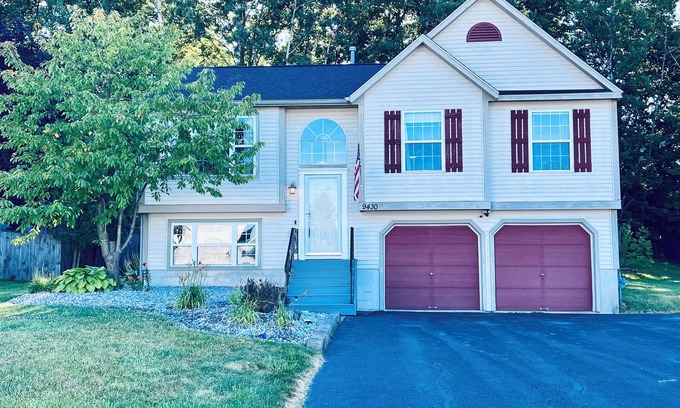 Brewerton Maison | NEW Spacious Home Minutes From Oneida Lake & Fall Festivities!