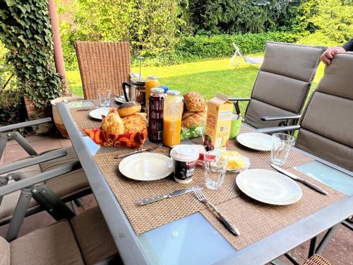 Warburg Maison | NEW Spacious House with large garden