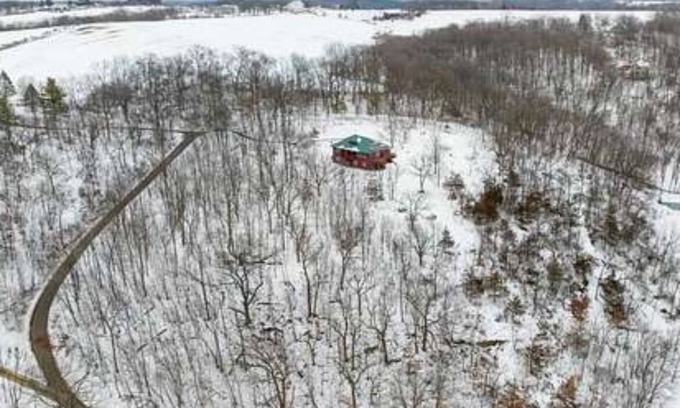Dodgeville Maison | NEW Stunning views atop in the Driftless!n5 bedroom house on 4+ ac in Dodgeville