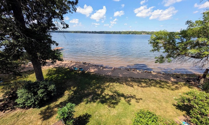 Sturgeon Lake Cabine | NEW! Sturgeon Lake Retreat: Beautiful Lakefront home on Sturgeon Island