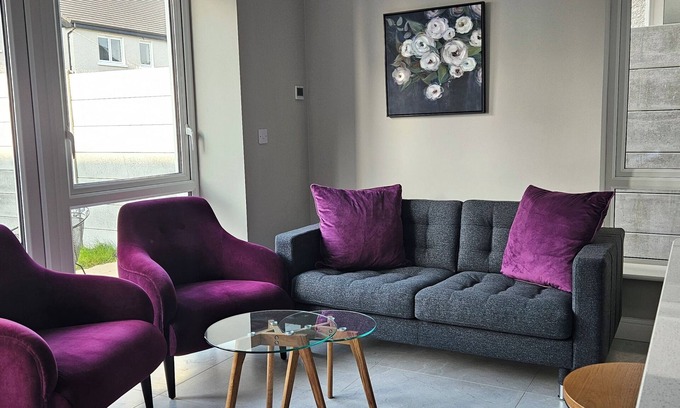 Keeraun Maison | New stylish 4 bedroom house Galway city - near Salthill and Connemara