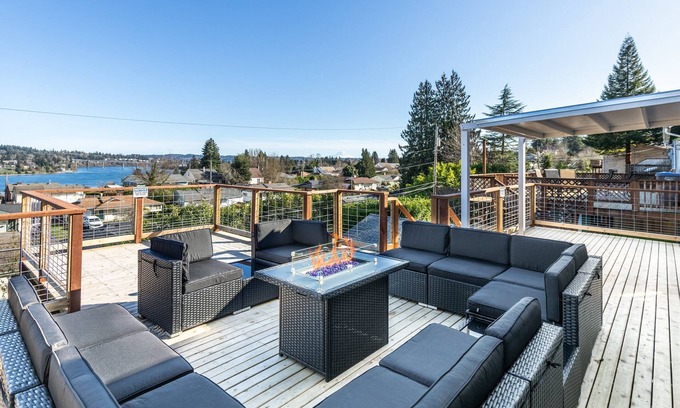 Bremerton Maison | NEW! The Lookout Landing 4-Bedroom Home
