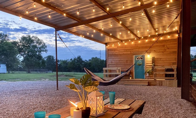 Fort Towson Cabine | ~New The Ranch Cabin on 80 acre horse ranch~Peaceful~ With Fishing Pond.