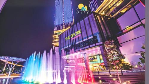 Bunga Paya Pantai Appartement | NEW! The Shore l 3BR l 6-11pax l Direct Mall Access l City Centre l River View l Jonker Street by Jay Stay Management