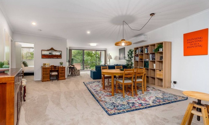 Griffith Appartement | New to VRBO: Vibrant 2BR Apt | 500m to Manuka/Kingston!