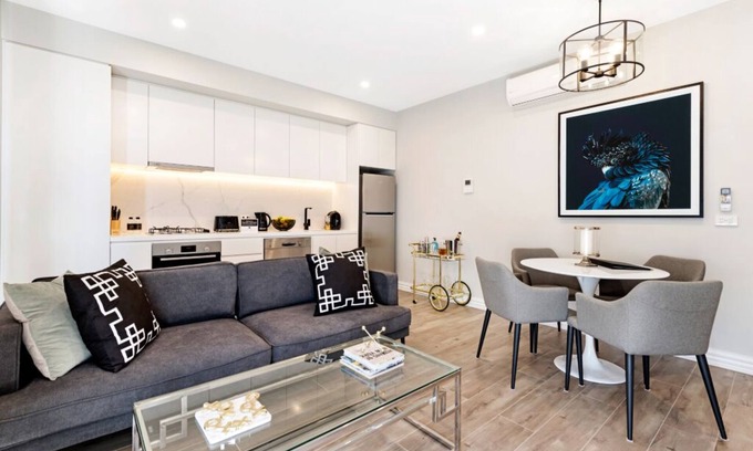 Glen Iris Appartement | NEW! Two Bedroom Deluxe at Manhattan Apts Glen Iris