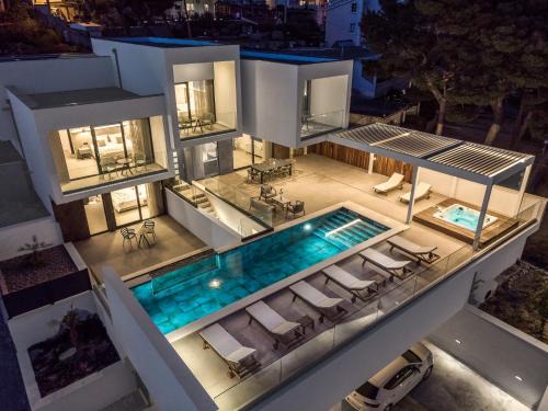 Duce Villa | New! Villa Bava with 4 En-suite Bedrooms, Heated 33 sqm Pool