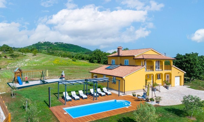 Pican Villa | Villa neuve pour 8 personnes avec vue spectaculaire