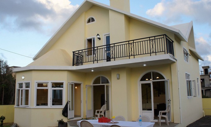 Pointe aux Canonniers Villa | Nouvelle Villa à louer près de la plage