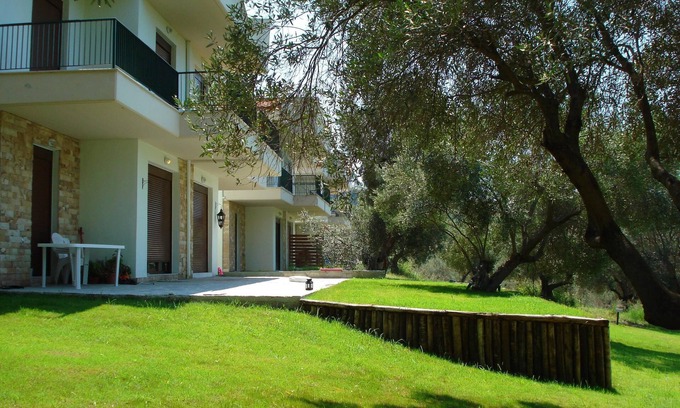 Kriopigi Maison | Villa neuve dans un écrin de verdure calme à proximité des plus belles plages