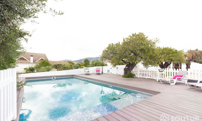 La Bisbal del Penedes Villa | NOUVELLE villa avec COURT DE PADDLE-TENNIS (OPTIONNEL) et une PISCINE PRIVÉE