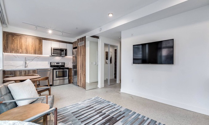 Downtown Vancouver Appartement | NEW West End Studio, Pet Allowed@ 1170 Barclay