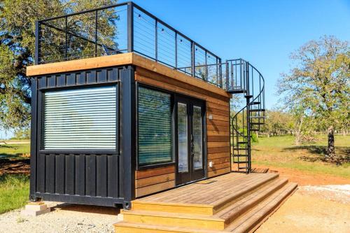 Fredericksburg Maison | New Wilderness Hideout-Cozy Container Home