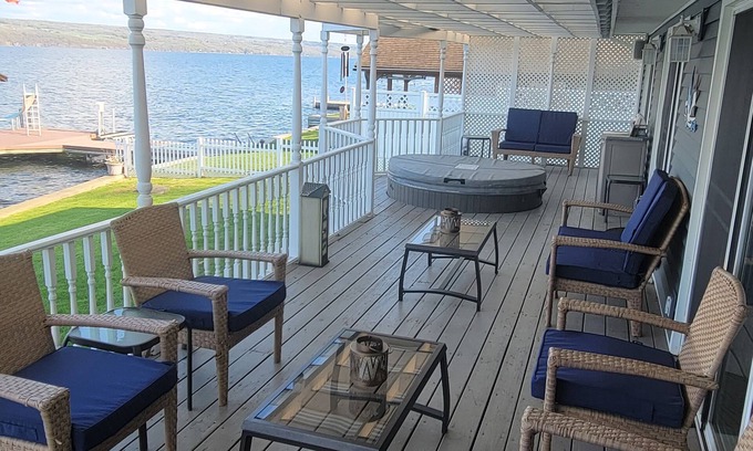 Valois Maison | New Winedown Oasis, Spectacular Views-Seneca Lake