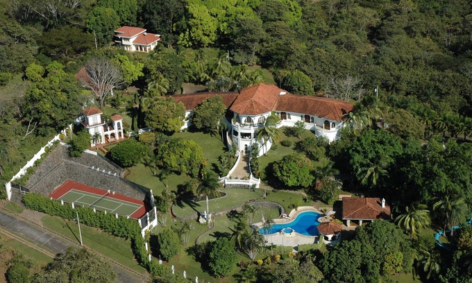 Esparza Maison | Domaine exclusif de 33 000 pieds carrés, 12 000 $ US-8 personnes, AC, vue sur l'océan, chef, personnel 10