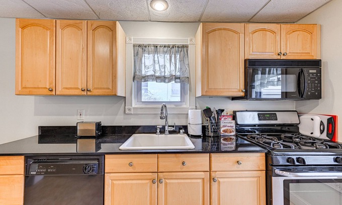 Port Washington Maison | New York Escape Near Times Square & Central Park!