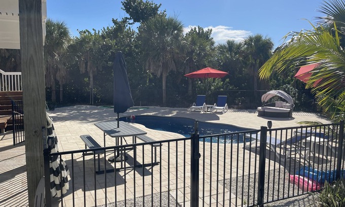Jose's Hideaway Maison | Newer construction designed to bring the outside in, short walk to the beach