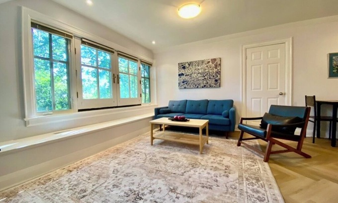 The Beaches Appartement | Newly Available 3rd-Floor Suite with Beach & Lake Access