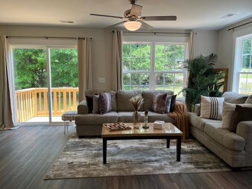 Ranlo Maison | Newly Build House Wit Modern features Not far from CLT airport