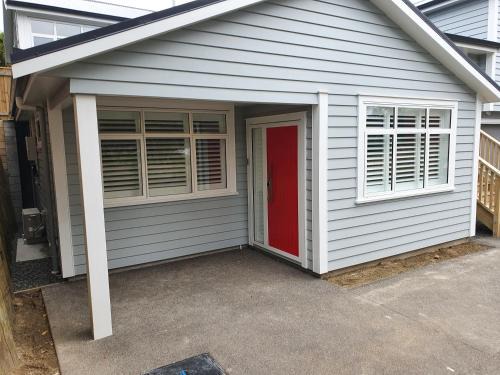Khandallah Appartement | Newly built 1 bedroom unit in central Khandallah