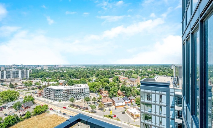 Kitchener Appartement | Newly Built 22nd Floor Condo w Stunning Views