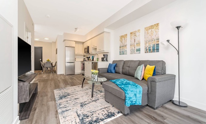 Kitchener Appartement | Newly Built Modern Condo w Balcony & City Views