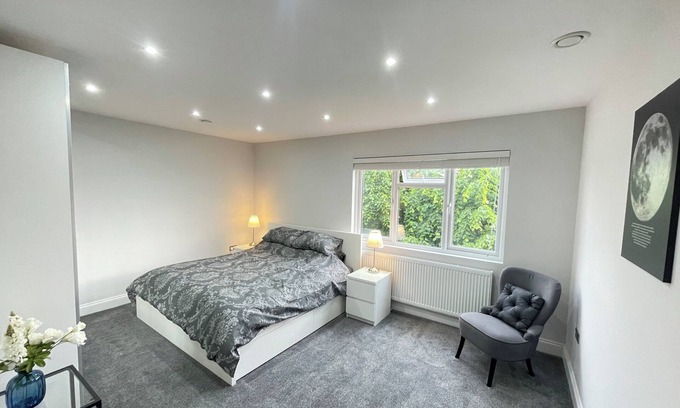 Redbridge Appartement | Newly Built Spacious 1 Bedroom Apartment