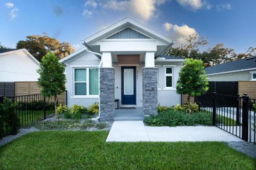 Colonialtown South Maison | Newly Constructed Modern Pet Friendly Zen Home with Private Home Theater & Hot Tub! home