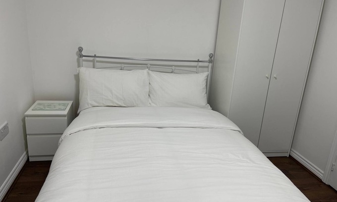 Oldbury Maison | Newly Refurbished. Sleeps up to 7 Guests