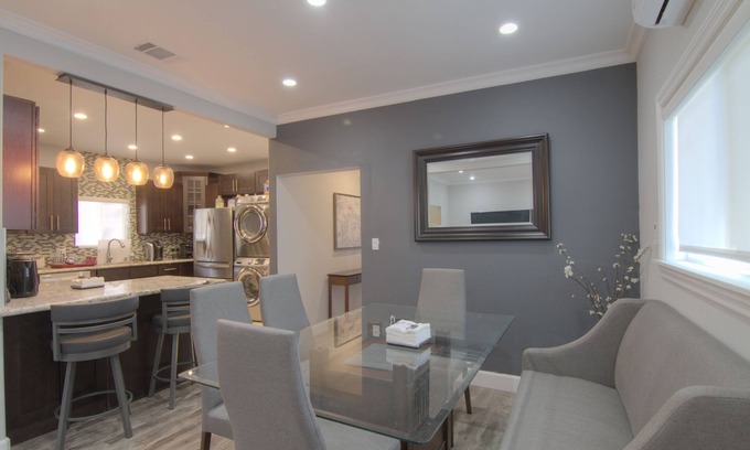 Belmont Heights Maison | Bungalow récemment rénové 2 Bdrm 1bath avec toutes les commodités à Long Beach