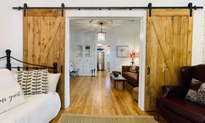Brenham Maison | Newly remodeled bungalow near downtown Brenham