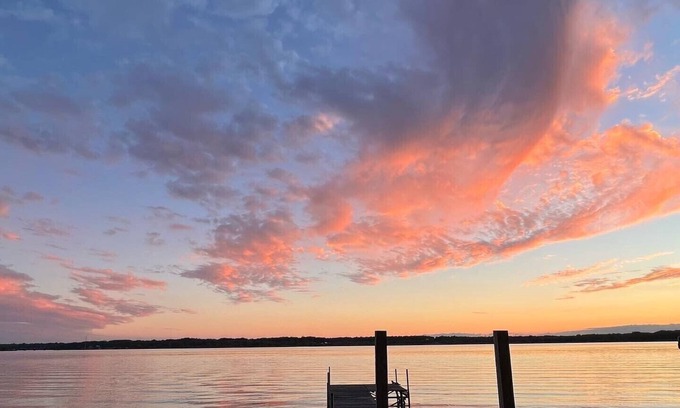 Cayuga Maison | Newly remodeled Cayuga Cottage with private dock on the sunset bay.