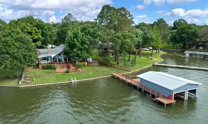 Cedar Creek Reservoir Maison | Newly Remodeled - Dream Lake Home on Cedar Creek Reservoir 60 mins from Dallas!