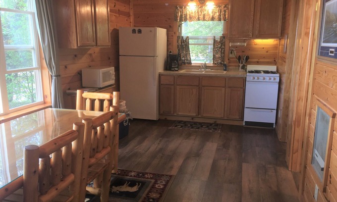 Ely Cabine | Cabane au bord du lac récemment rénovée juste en face de BWCAW et à 7 miles à l'extérieur d'Ely