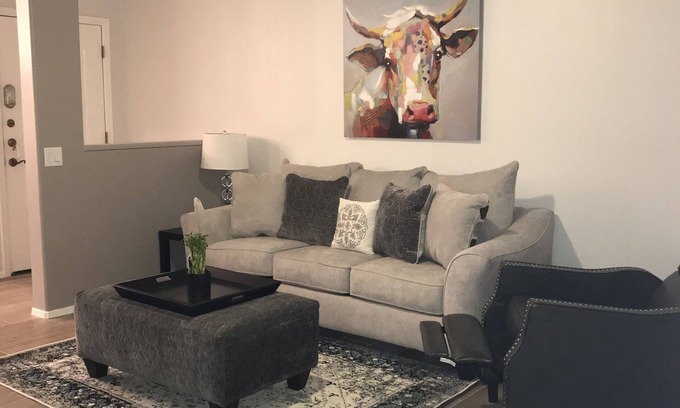 Tucson Copropriété | Condo luxueux en bas des escaliers récemment rénové avec des équipements de style complexe