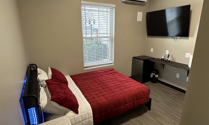 Mattoon Hôtel | Newly Remodeled! Mattoon Room: B4 - Queen