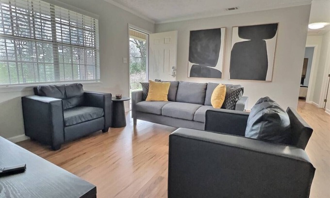 Uniontown Maison | Newly Remodeled Spacious 4-bedroom House With WiFi, AC, and More