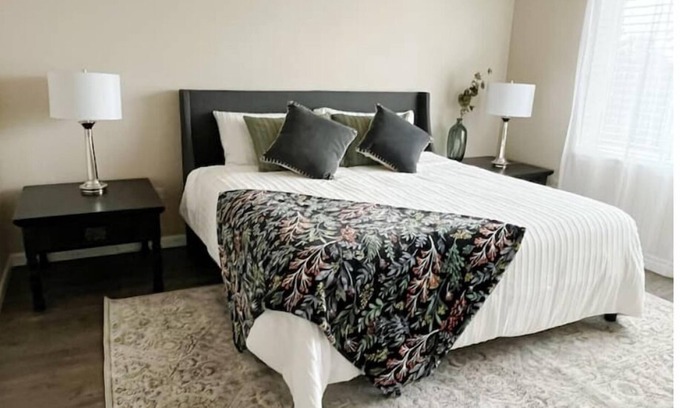 Aloha Maison | Newly remodeled w/ creek view